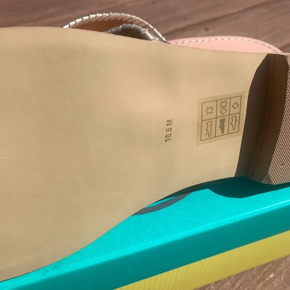 Jack Rogers Rowan Sandals Platinum. Size 10.5. - Picture 4 of 5